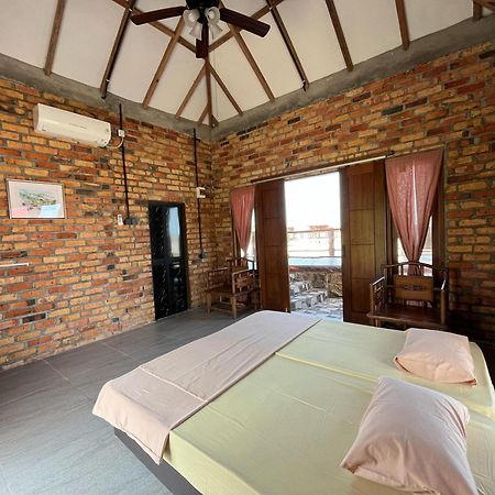 Loola Adventure Resort Teluk Bakau Exterior foto
